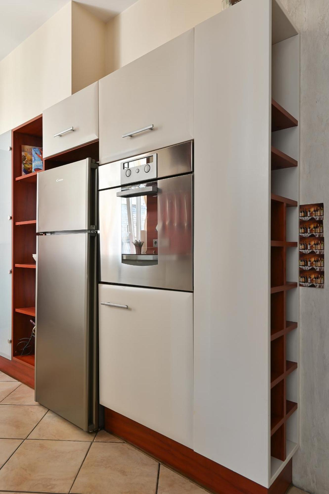 2-bdrm Quiet Butas *