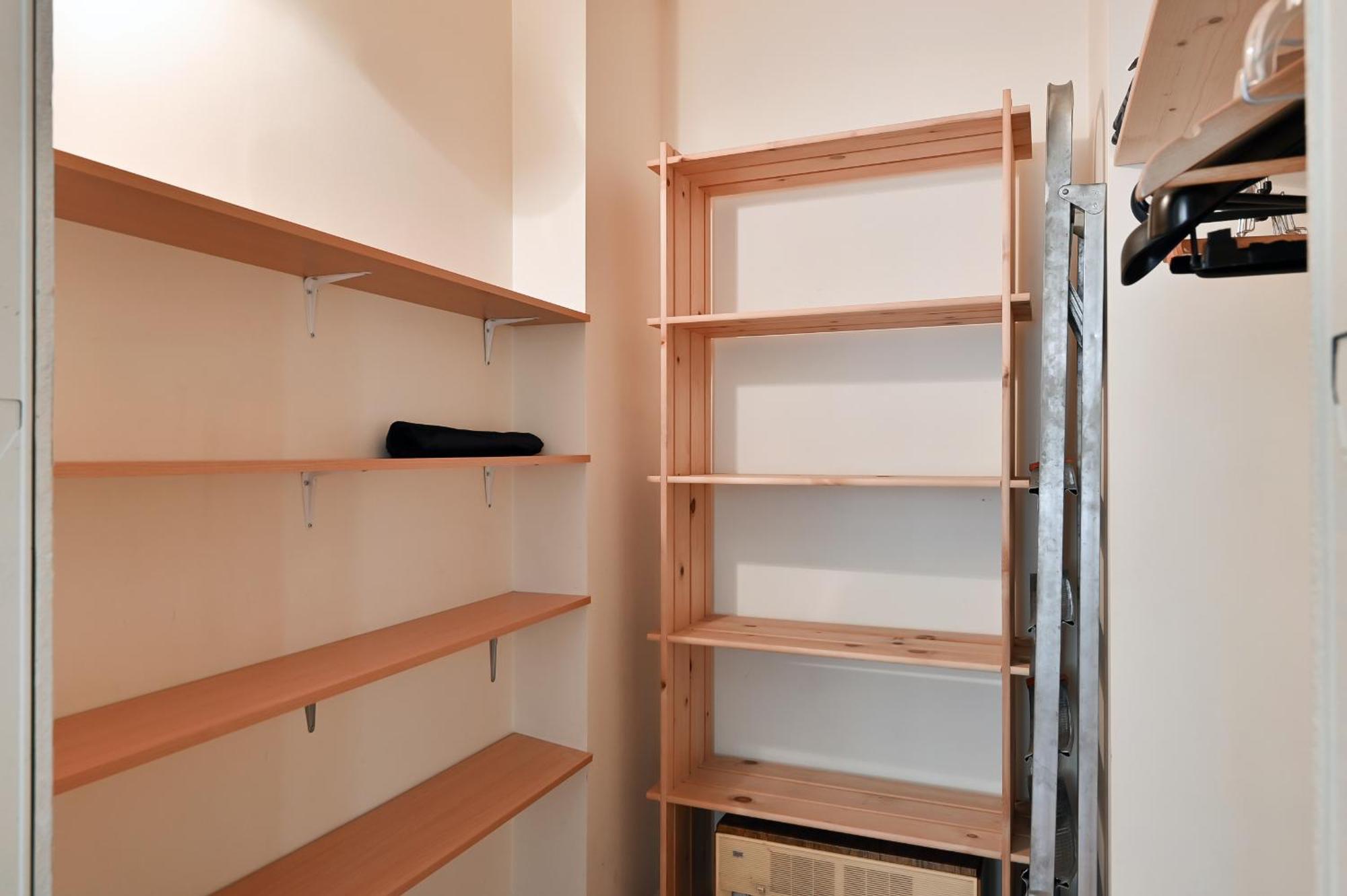 2-bdrm Quiet * 里加